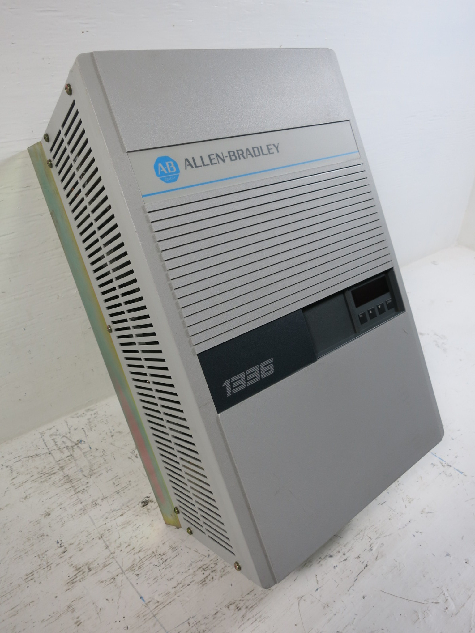 Allen-Bradley 1336系列高性能可调频率驱动器74100-830-22 