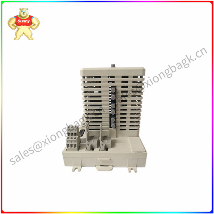 PM825 ABB 是一款伺服控制器 用于工业自动化 